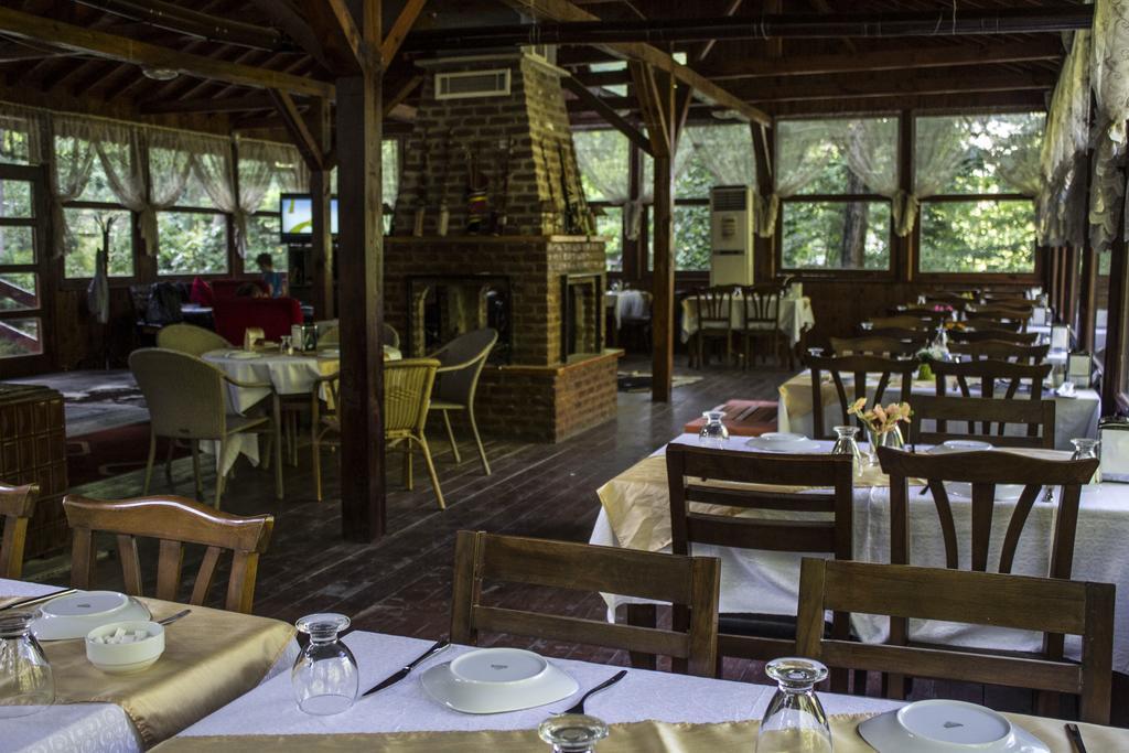 Asina Motel Сапанджа Екстериор снимка